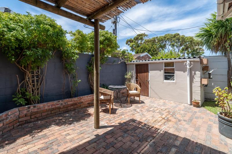 2 Bedroom Property for Sale in Harfield Village Western Cape